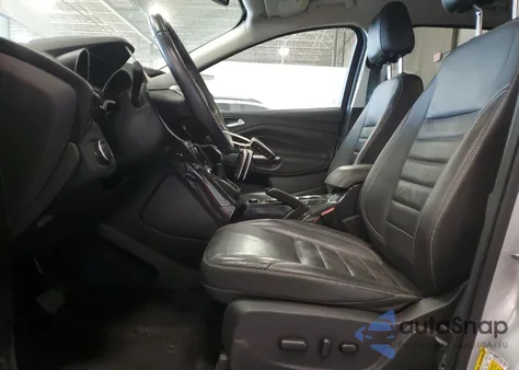 2015 Ford Escape Titanium z USA, uszkodzony, nr VIN 1FMCU0J93FUB71076